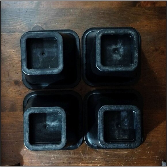 4 pack 6" Heavy Duty 1400 lbs. Bed Risers -Black Woodgrain Recycled Plastic - Picture 2 of 10
